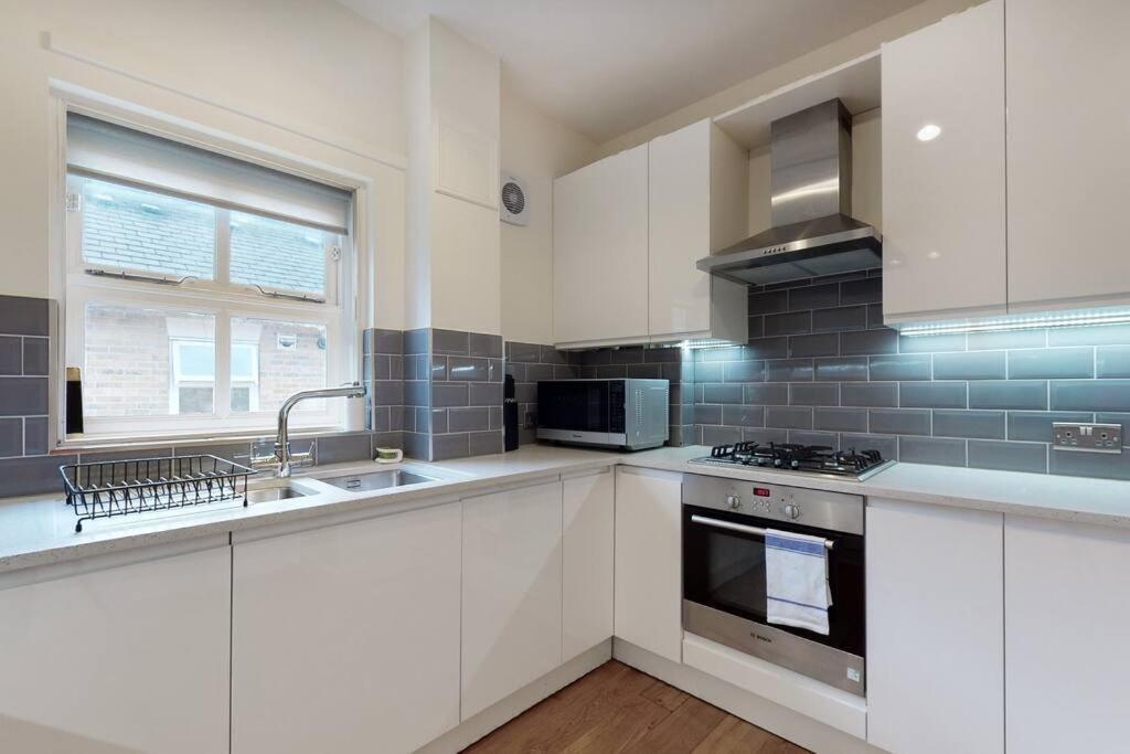 Lovely 2-Bedroom Flat Near Highgate Londra Exterior foto