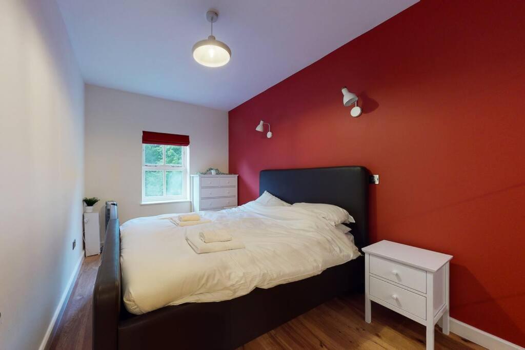 Lovely 2-Bedroom Flat Near Highgate Londra Exterior foto